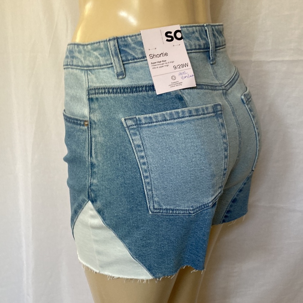 SALE! SO Jeans Juniors Shortie Super High Rise Size 9 Light Blue  Fray Hem NWT